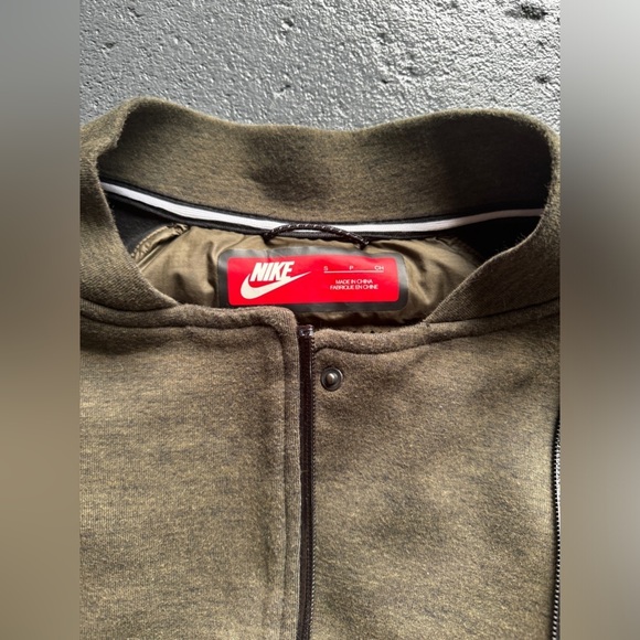 Nike jacket - Picture 2 of 6